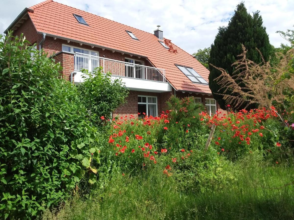 Haus Rosengarten- Ruhige Ferienwohnungen im Grünen Sehlen Exterior foto