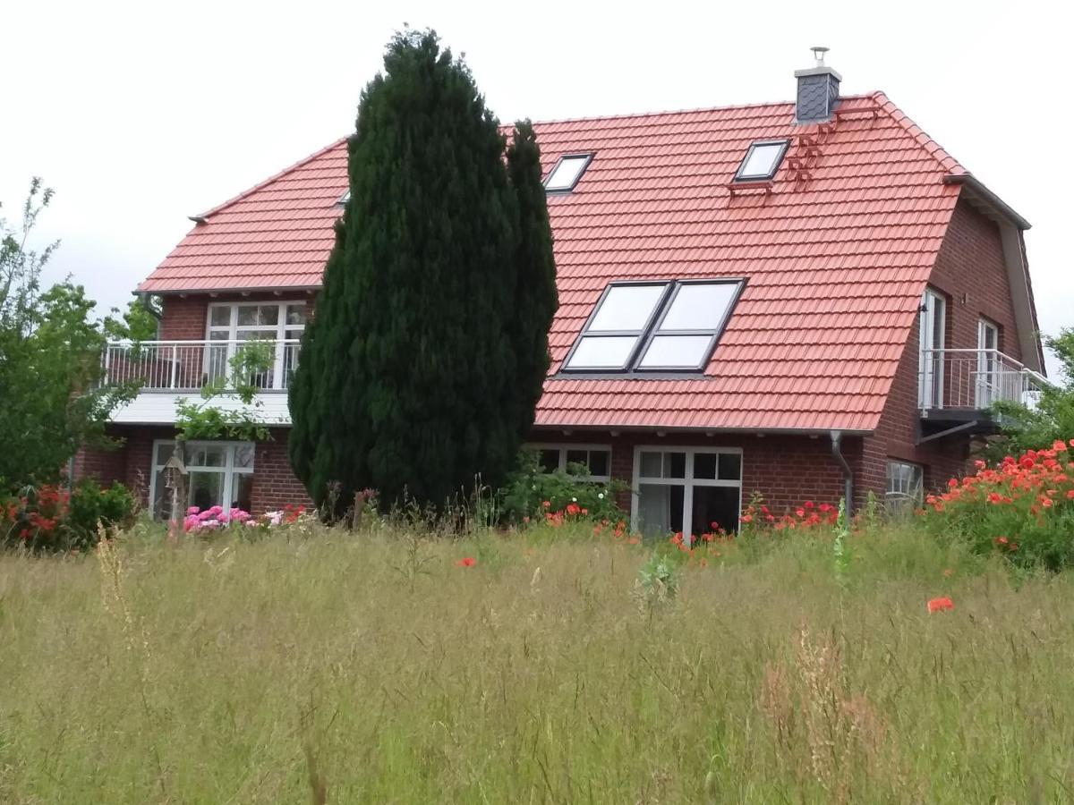 Haus Rosengarten- Ruhige Ferienwohnungen im Grünen Sehlen Exterior foto