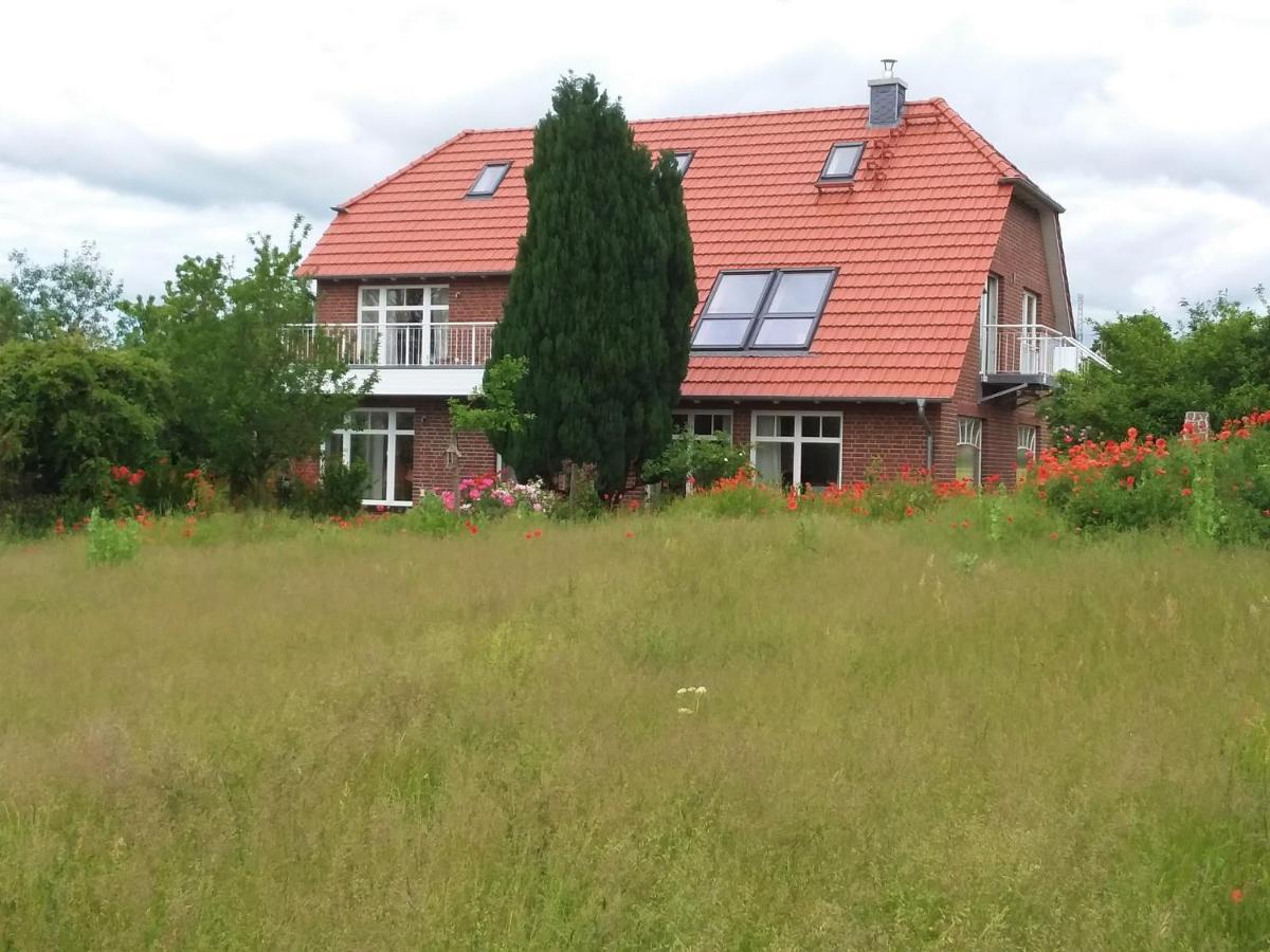 Haus Rosengarten- Ruhige Ferienwohnungen im Grünen Sehlen Exterior foto